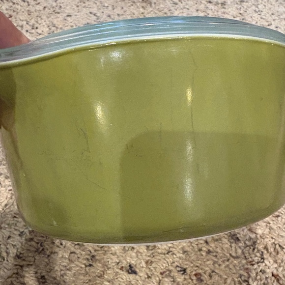 Pyrex Vintage avocado green casserole dish with lid - Picture 3 of 6